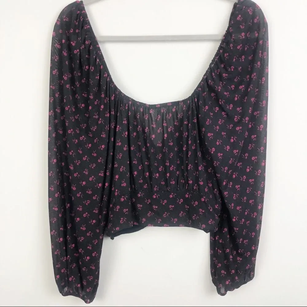 FREE PEOPLE | Sweetie Pie Cropped Floral Criss Cross Black Top Women’s Size S